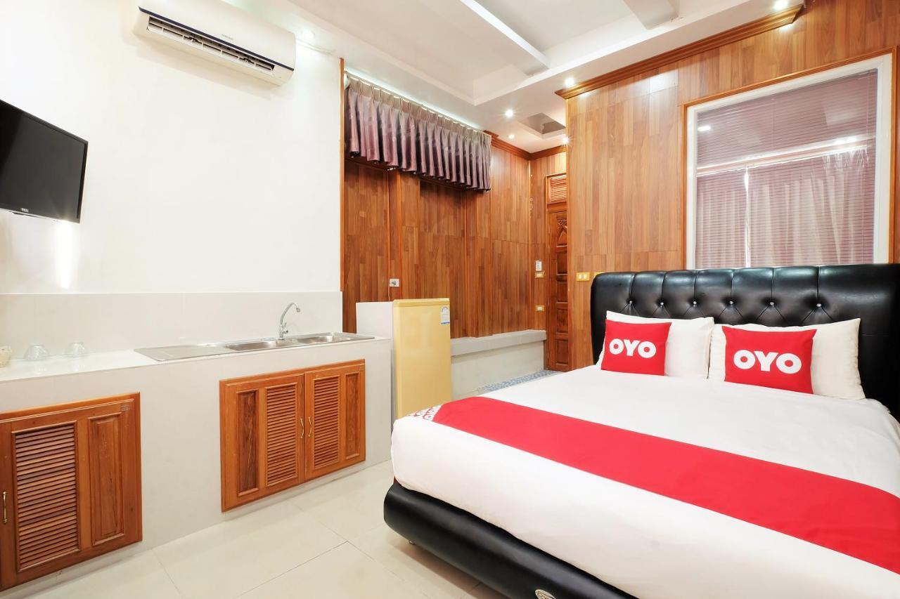 Oyo 485 Million Patong Beach Resort Buitenkant foto